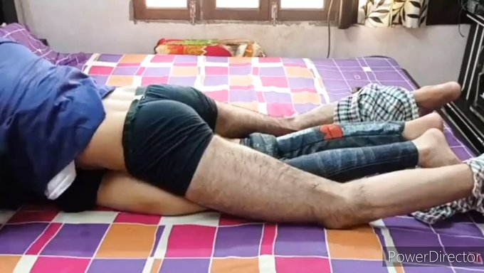 Hintli Genç Bu (18+) Porno Videosunda Sert Bir Şekilde Sikişiyor