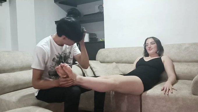 Cowgirl Sürme: Kız Arkadaşımın En Iyi Arkadaşı Beni Patlayıcı Bir Orgazma Götürüyor