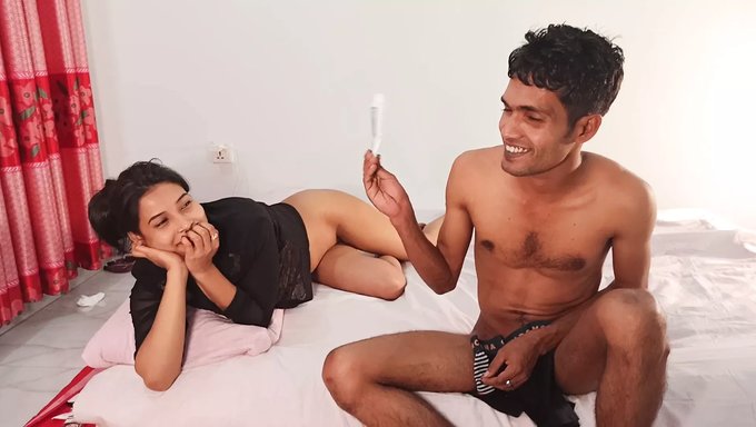 Bangladeşli Üniversiteli Çift Büyük Meme Uçları Ve Boşalmanın Keyfini Çıkarıyor