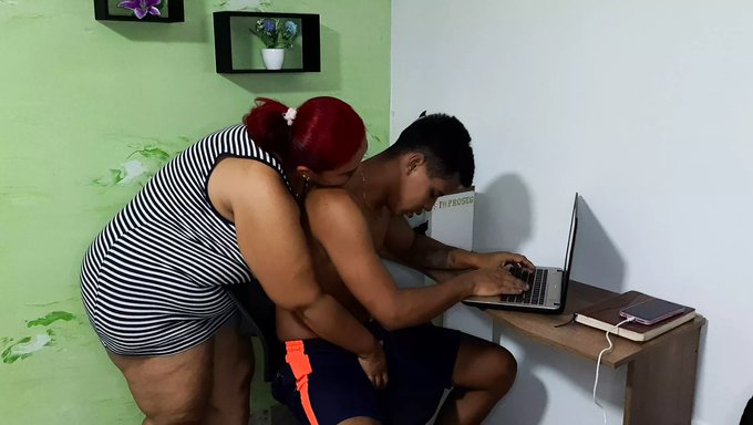 Büyük Siyah Yarrağı Ve Büyük Göğüsleri Amatör Videoda