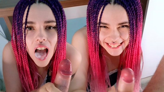 Genç Bir Kızın Sakso Çektiği Ve 4k'Da Yüzüne Boşaldığı Ev Yapımı Bir Video