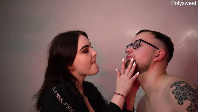 Rus Aldatılan Adam Ağzına Boşalıyor