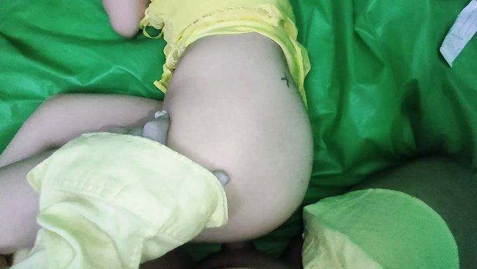 Hintli Genç Hizmetçi, Patronu Tarafından Hd Videoda Amını Siktiriyor