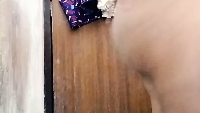 Genç Bir Kızın Kirli Konuşmaları Ve Mastürbasyon Videosu