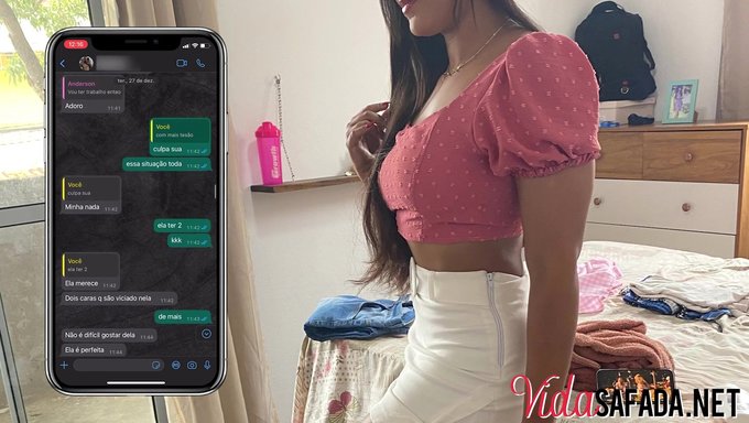 Irklararası Aldatılan Koca, Doğum Günü Hediyesi Olarak Oral Zevk Alıyor
