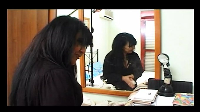 Marzia'Nın Büyük Yarrağı Ve Klasik Vintage Oral Becerileri