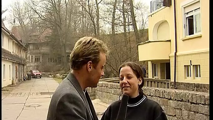 Alman Milf, Seks Oyuncaklarıyla Bir Dildo Partisinin Tadını Çıkarıyor
