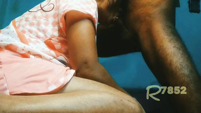 Genç Desi Kız Teena, Bu Sert Videoda Bdsm'Ye Boşalıyor