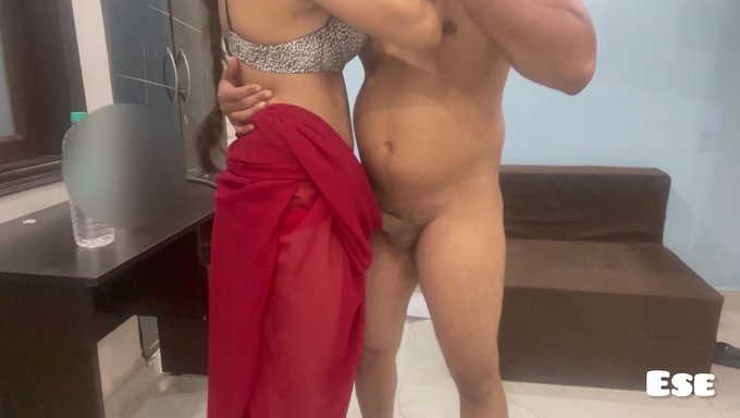 Minyon Milf, Devarıyla Sikişen Bir Karının Tadını Çıkarıyor