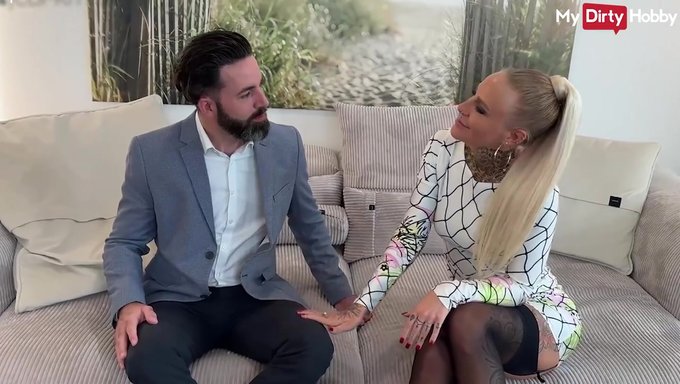 Lara, Cumkitten, Sigorta Brokeriyle Sıcak Aksiyonda - Mydirtyhobby.