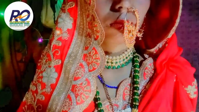 Hint Bhabhi'Nin Saree Kaldırma Şovu: Hindi Sesli Ve Parmak Eylemi