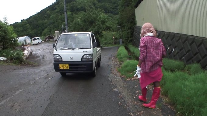 Japon Bir Kızın Tüylü Amı Yabancılar Tarafından Becerilir