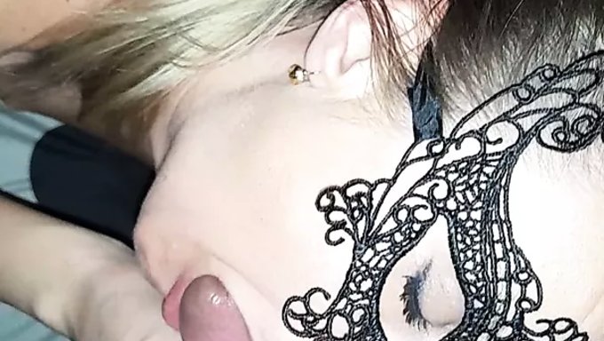 18+ Amatör Genç, Yasak Bir Buluşmada Sakso Çekiyor Ve Amını Yiyor