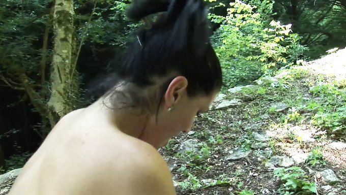 Italyan Milf'In Büyük Yarrağı Sert Bir Sakso Alıyor