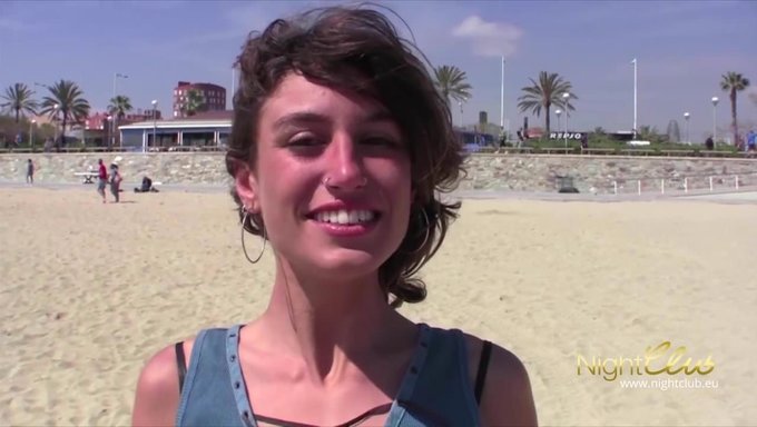 18+ Genç, Bir Cfnm'Den Yüzüne Boşalıyor