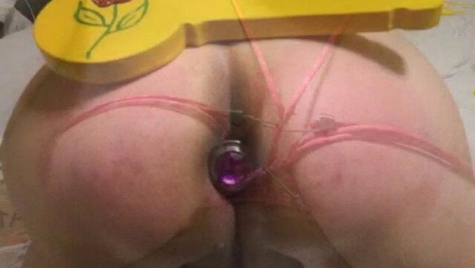 Resimlerin Videosu Bir Porno Klibine Dönüştü