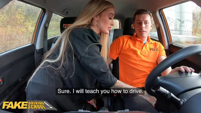 Daisy Lee'Nin Derin Boğaz Eğitimi Bir Sakso Dersine Yol Açıyor