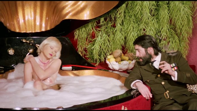 Vintage Ve Retro Ada Bebeklerinin Yer Aldığı Klasik Bir Porno Filmi