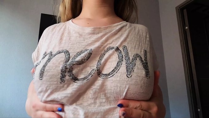 18+ Genç Kız Sabah Sakso Çekiyor