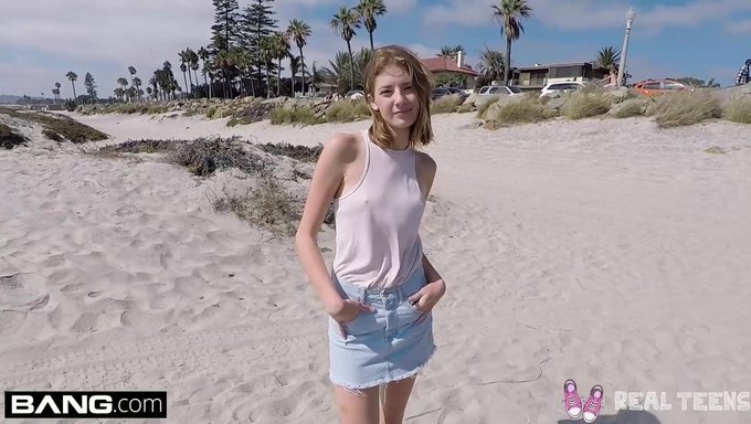 Halka Açık Genç Porno - Genç Pov Amcık Oyunu Halka Açıkta