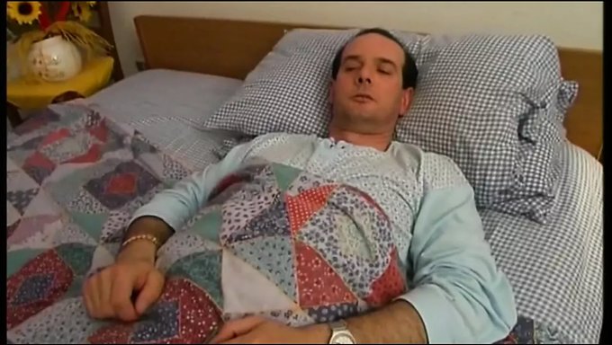 Genç Yeğen Amca Tarafından Anal Olarak Beceriliyor