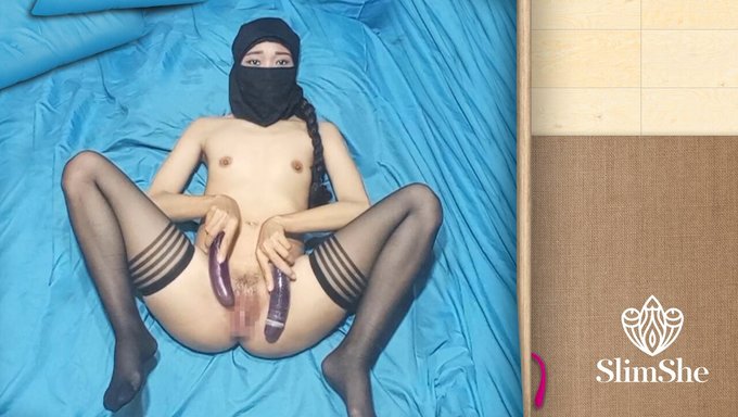Asyalı Kız, Seks Oyuncaklarıyla Orgazma Kadar Mastürbasyon Yapıyor