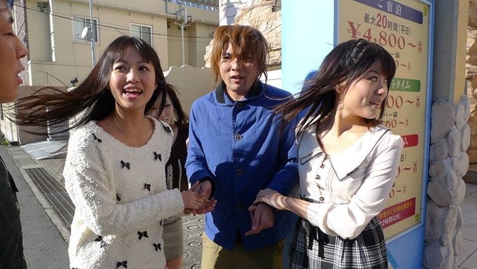 Japon Güzeli Kotomi Asakura Ve Arkadaşları Bu Sıcak Videoda Sıcak Ve Ağır Eyleme Dalıyorlar