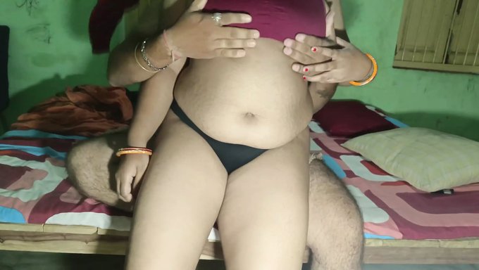 Büyük Popolu Baldız Bu Ev Yapımı Videoda Kardeşi Tarafından Sikişiyor