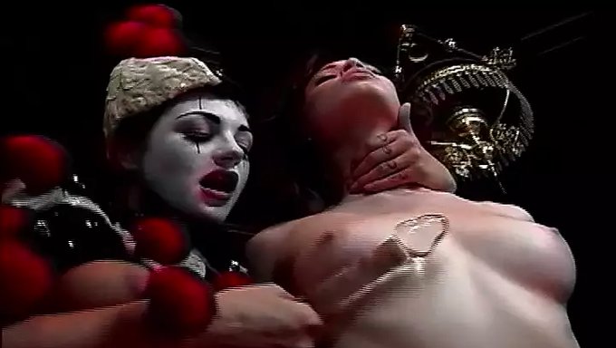 Arzularımı Tatmin Etmek Yerine Baştan Çıkarıcı Bir Kız Mastürbasyon Yapıyor