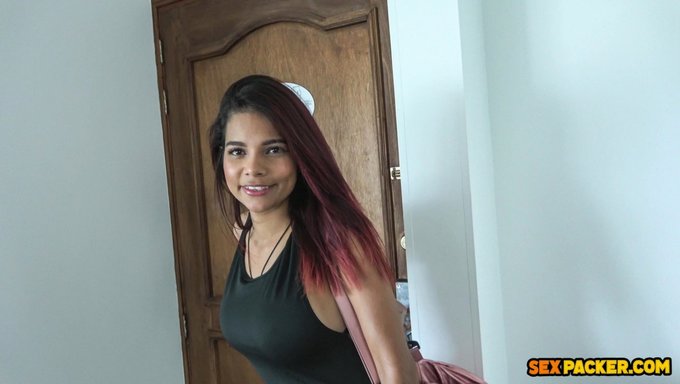 Mila Garcia'Nın Yoğun Antrenmanı, Büyük Bir Penisi Sürmeyi Içeriyor