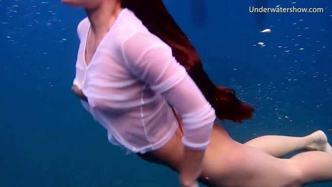 Batık: Büyük Popolu Küçük Bir Bebek'In Erotik Videosu