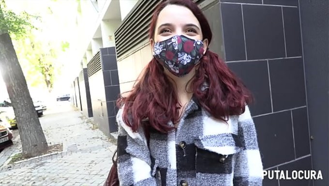 Putalocura - Ohana Petite, Tatlı Ispanyol Genç, Kocaman Aleti Büyük Bir Zevkle Yutuyor.