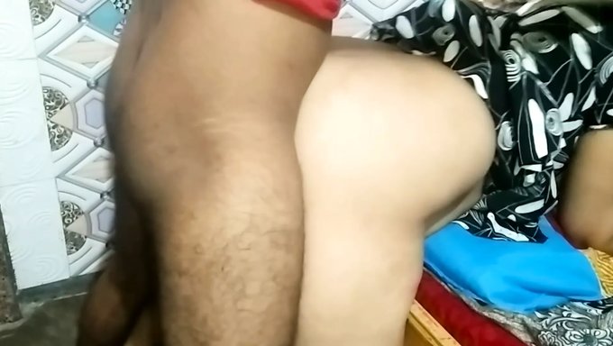 Olgun Milf, Büyük Yarak Tarafından Amını Siktiriyor
