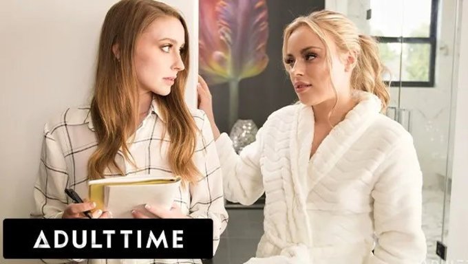 Anna Claire Ve Laney Grey'In Sıcak Öpüşmesi Ve Harika Makaslama Performansı.