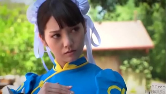 Chun Li Ve Rei Mizuna Ile Irklararası Çiftin Sıcak Cosplay Sahnesi
