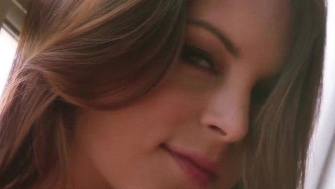 Bir Kızın Kendini Tatmin Etme Yolculuğu: Amber Sym'In Solo Keşifleri