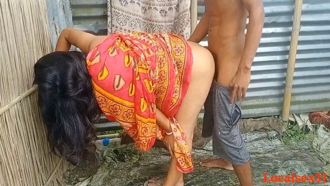Hindistan'Dan Aldatan Ev Kadını Bir Yabancıyla Yaramazlık Yapıyor