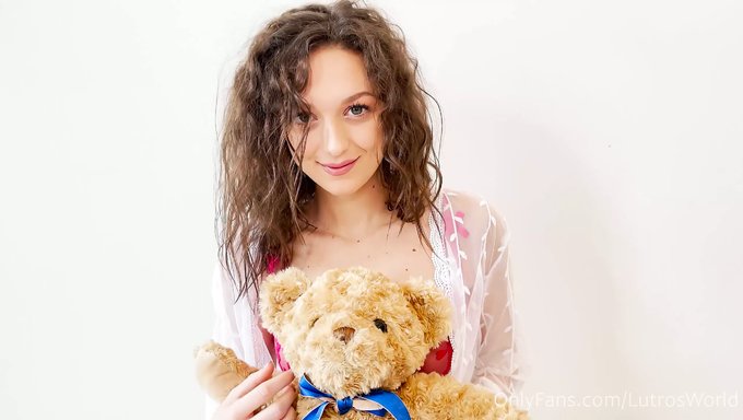 Isabella De Laa'Nın Ilk Çift Penetrasyonu, Bir Penis Ve Bir Penisle!