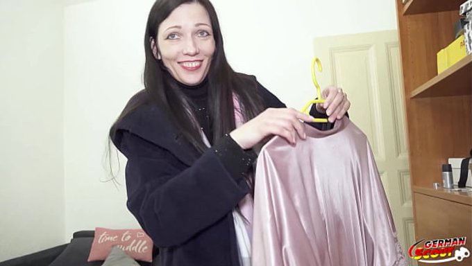 Minyon, Küçük Göğüslü Minyon Milf, Alman Seçmelerinde Ilk Kez Anal Yapıyor.