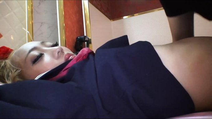 Japon Kız Saki'Nin Vahşi Ve Sınırsız Performansı
