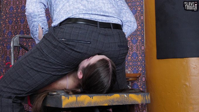 18+ Bağlı Genç Yaşlı Adamdan Yüz Ve Anal Ceza Aldı