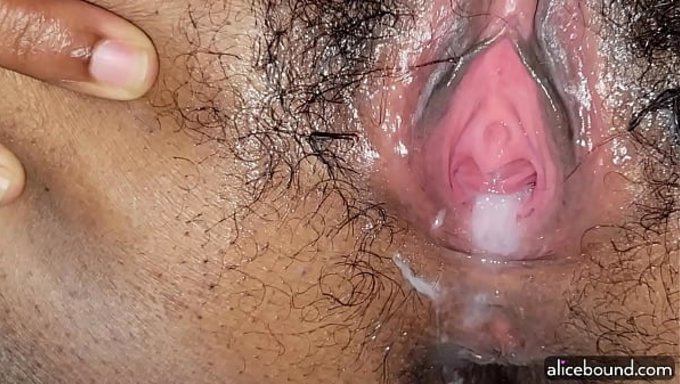 Dominatrix Onu Tatlı Amına Boşalttı.