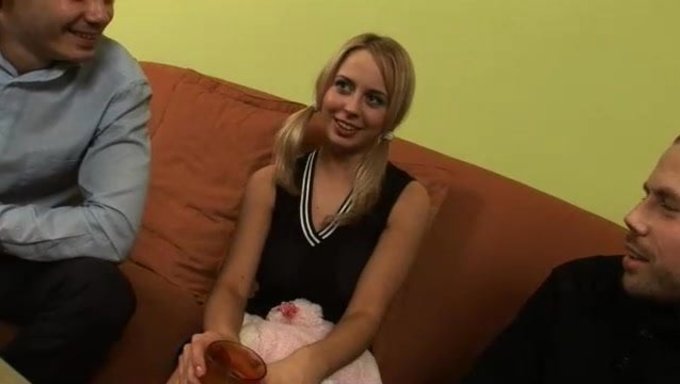 Mandy Dee Ile Buzzed Üçlü