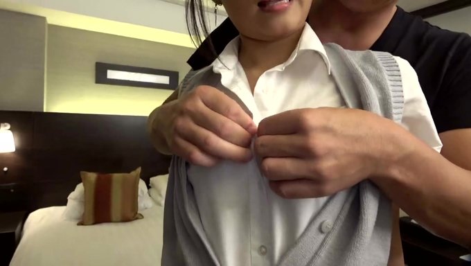 Muhteşem Asyalı Bebek Yuzu, Ev Yapımı Videoda Cowgirl Ve Arka Pozisyonlardan Keyif Alıyor!