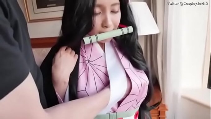 Kocaman Götlü Nezuko Pawg, Kocaman Bir Aletle Cosplay Yapıp Içine Boşalıyor, Sonra Da Yağlı El Işiyle Coşturuyor.