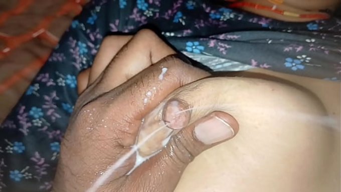 Ateşli Yengeyle Tam Göğüs Eğlencesi.