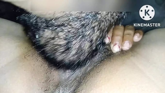 Büyük Popolu Hintli Genç Kızın Sıkı Amı Yalatılıyor Ve Kıçı Yalanıyor
