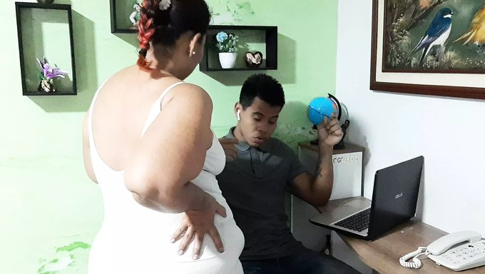 Büyük Göğüslü Ve Güzel Şişman Kadınlar Ateşli Bir Aldatma Seansında