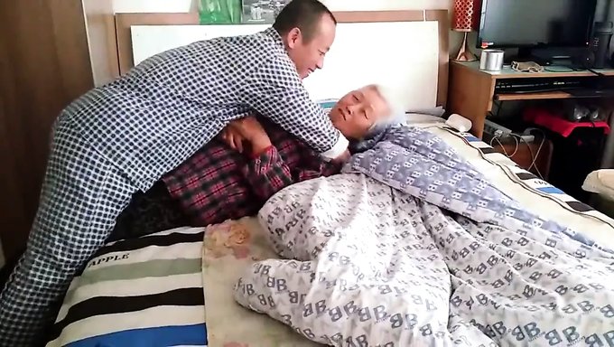 En Yaşlı Amatör Genç Büyükanne