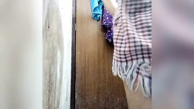 Olgun Bir Hintli Gençle Okul Sonrası Mastürbasyon
